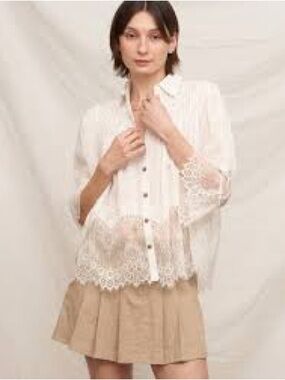 Cupio button-up blouse featuring delicate lace trim size large